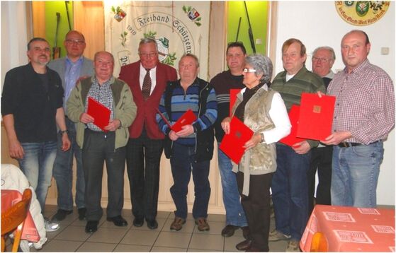 Die Jubilare des SPD-Ortsvereines Pettstadt (Namen siehe unten)